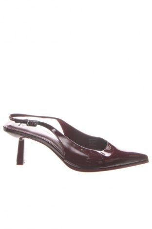 Obuwie damskie Bershka, Rozmiar 41, Kolor Czerwony, Cena 82,99 zł