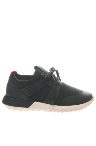 Încălțăminte de damă Moncler, Mărime 39, Culoare Negru, Preț 2.000,00 Lei