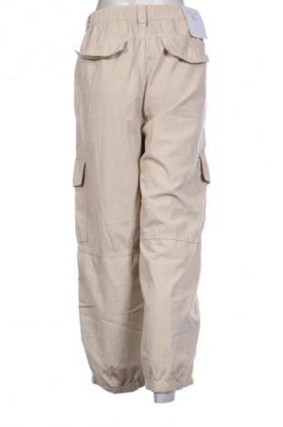 Pantaloni de femei Bershka, Mărime XL, Culoare Bej, Preț 115,50 Lei