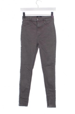 Pantaloni de femei Bershka, Mărime S, Culoare Gri, Preț 100,99 Lei
