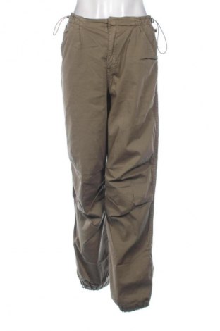 Pantaloni de femei Bershka, Mărime S, Culoare Verde, Preț 103,03 Lei