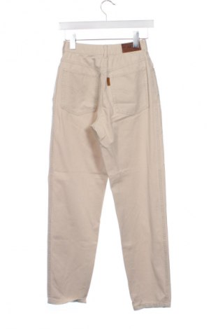 Дамски панталон Bogner Jeans, Размер XS, Цвят Бежов, Цена 171,00 лв.