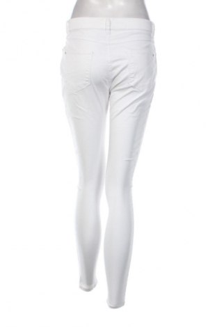 Damenhose Marks & Spencer, Größe M, Farbe Weiß, Preis 13,80 €