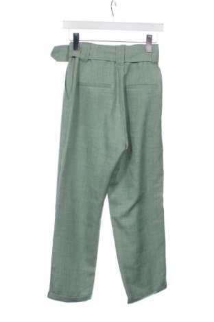 Dámské kalhoty  Stradivarius, Velikost XXS, Barva Zelená, Cena  571,00 Kč