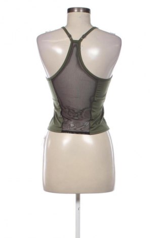 Top sport de damă. ASOS, Mărime S, Culoare Verde, Preț 51,45 Lei