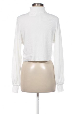 Damen Rollkragen Bershka, Größe S, Farbe Weiß, Preis 17,85 €