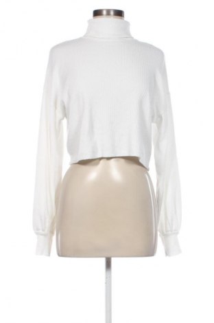 Damen Rollkragen Bershka, Größe S, Farbe Weiß, Preis 17,85 €