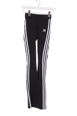 Pantaloni trening de femei Adidas Originals, Mărime XXS, Culoare Negru, Preț 322,99 Lei