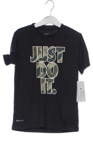 Παιδικό μπλουζάκι Nike, Μέγεθος 4-5y/ 110-116 εκ., Χρώμα Πολύχρωμο, Τιμή 28,64 €