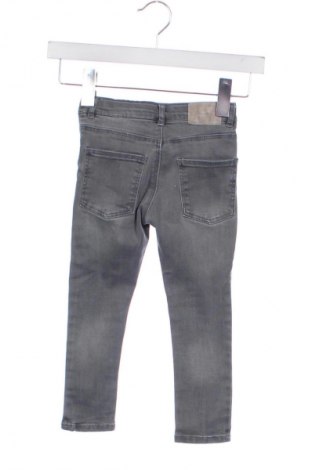 Детски дънки Zara, Размер 2-3y/ 98-104 см, Цвят Сив, Цена 30,70 лв.