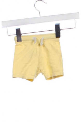 Pantaloni scurți pentru copii Unbranded, Mărime 3-6m/ 62-68 cm, Culoare Galben, Preț 36,80 Lei
