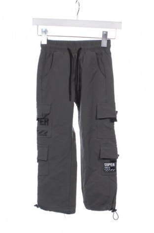 Παιδικό παντελόνι Unbranded, Μέγεθος 5-6y/ 116-122 εκ., Χρώμα Γκρί, Τιμή 10,74 €