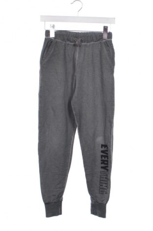Kinder Sporthose LC Waikiki, Größe 9-10y/ 140-146 cm, Farbe Grau, Preis € 9,72