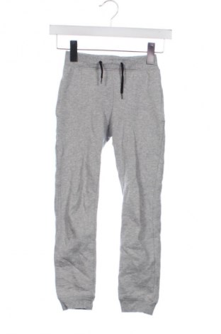 Pantaloni de trening, pentru copii Name It, Mărime 6-7y/ 122-128 cm, Culoare Gri, Preț 71,05 Lei