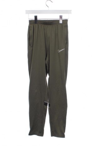 Pantaloni de trening, pentru copii Nike, Mărime 12-13y/ 158-164 cm, Culoare Verde, Preț 117,99 Lei