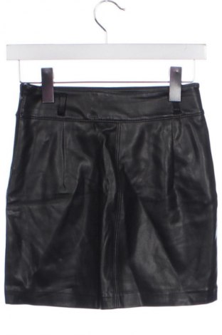Fustă de piele Bershka, Mărime XS, Culoare Negru, Preț 50,99 Lei