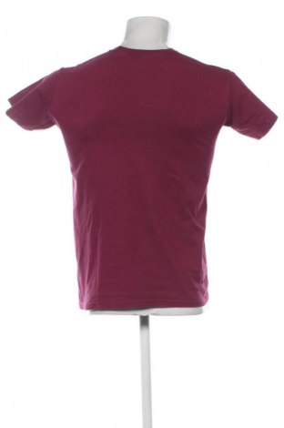 Pánske tričko  Fruit Of The Loom, Veľkosť S, Farba Červená, Cena  9,72 €