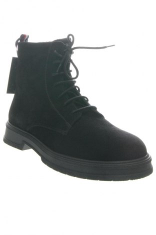 Férfi cipők
 Tommy Hilfiger, Méret 46, Szín Fekete, Ár 55 669 Ft