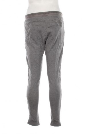 Pantaloni trening de bărbați Calvin Klein Jeans, Mărime S, Culoare Gri, Preț 94,99 Lei
