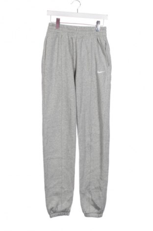 Pantaloni trening de bărbați Nike, Mărime XS, Culoare Gri, Preț 373,99 Lei