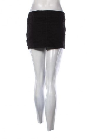 Пола H&M Divided, Размер M, Цвят Черен, Цена 25,99 лв.
