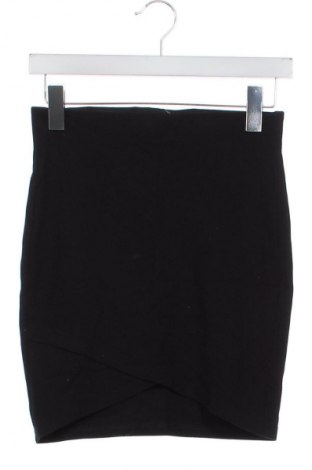 Sukňa Yfl Reserved, Veľkosť XS, Farba Čierna, Cena  9,72 €