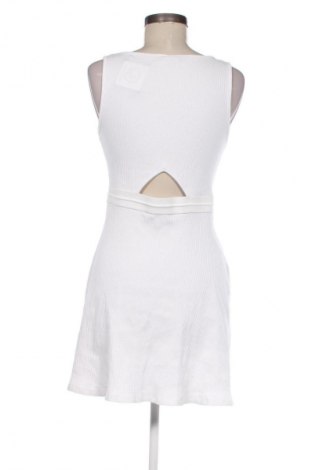 Φόρεμα ASOS, Μέγεθος M, Χρώμα Λευκό, Τιμή 24,57 €