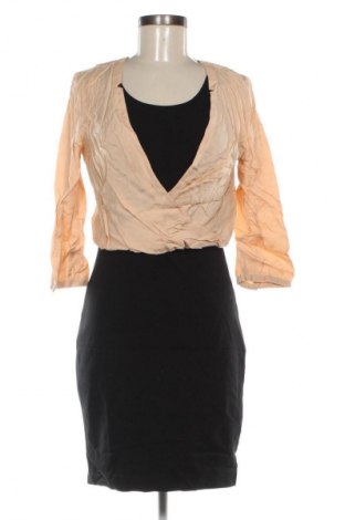 Рокля Boss Orange, Размер S, Цвят Многоцветен, Цена 84,99 лв.