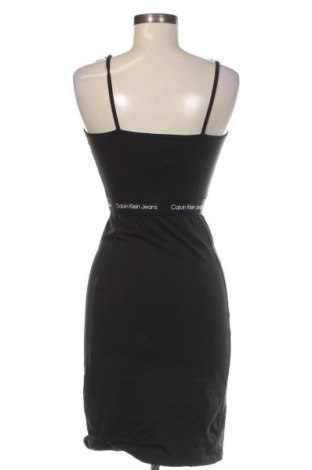 Рокля Calvin Klein Jeans, Размер S, Цвят Черен, Цена 157,99 лв.