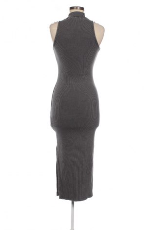 Šaty  Calvin Klein Jeans, Veľkosť XS, Farba Sivá, Cena  38,36 €