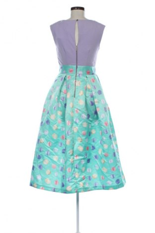 Рокля Closet London, Размер M, Цвят Многоцветен, Цена 152,99 лв.