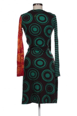 Рокля Desigual, Размер S, Цвят Многоцветен, Цена 99,68 лв.