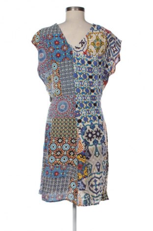 Рокля Desigual, Размер XL, Цвят Многоцветен, Цена 82,00 лв.