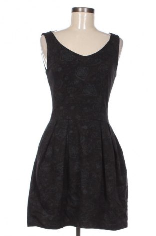Kleid Dika, Größe M, Farbe Mehrfarbig, Preis 30,99 €