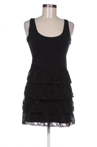 Рокля Edc By Esprit, Размер S, Цвят Черен, Цена 48,88 лв.