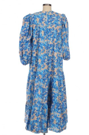 Рокля Fashion, Размер M, Цвят Многоцветен, Цена 79,80 лв.
