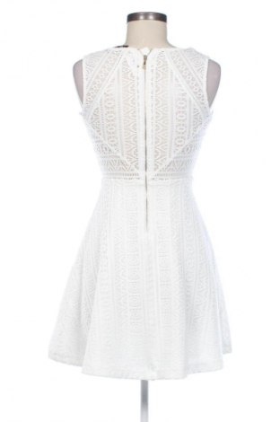 Kleid Guess, Größe XS, Farbe Weiß, Preis 49,10 €