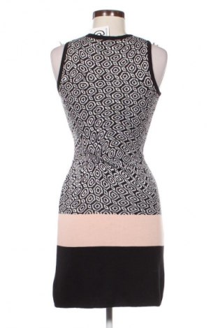Šaty  Guess By Marciano, Velikost S, Barva Vícebarevné, Cena  4 396,00 Kč