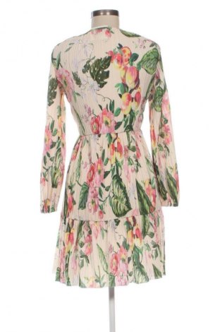 Rochie H&M, Mărime S, Culoare Multicolor, Preț 100,99 Lei