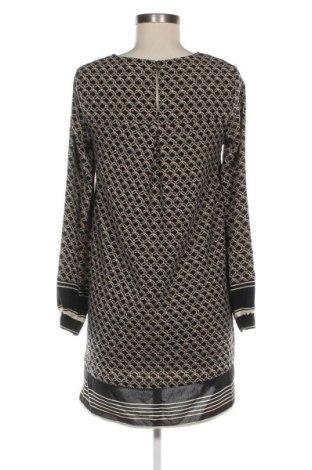Рокля H&M, Размер XS, Цвят Многоцветен, Цена 29,99 лв.