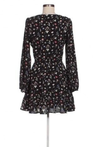 Рокля H&M Divided, Размер M, Цвят Многоцветен, Цена 28,88 лв.