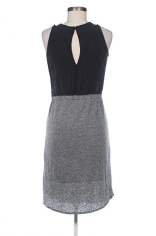 Φόρεμα In Wear, Μέγεθος XS, Χρώμα Γκρί, Τιμή 41,98 €