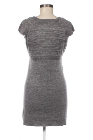 Kleid Max, Größe M, Farbe Grau, Preis 15,99 €