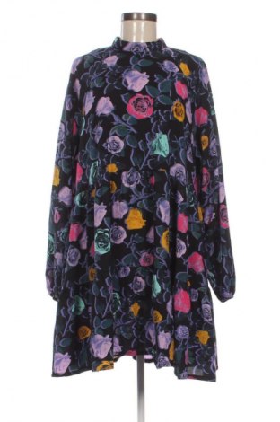 Kleid Monki, Größe M, Farbe Mehrfarbig, Preis € 18,99