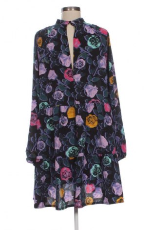 Kleid Monki, Größe M, Farbe Mehrfarbig, Preis € 18,99