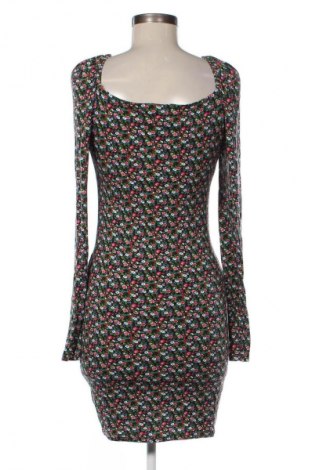 Šaty  Pretty Little Thing, Velikost M, Barva Vícebarevné, Cena  369,00 Kč