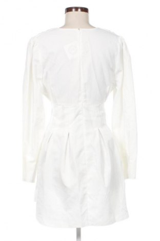 Kleid SHEIN, Größe M, Farbe Weiß, Preis 14,77 €