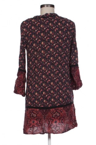 Kleid Vero Moda, Größe S, Farbe Mehrfarbig, Preis 13,82 €