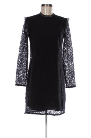 Рокля Vero Moda, Размер M, Цвят Черен, Цена 27,37 лв.