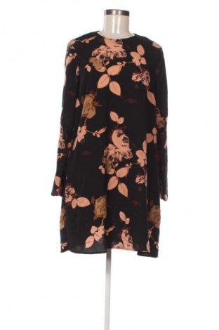Kleid Y.A.S, Größe M, Farbe Mehrfarbig, Preis 56,99 €